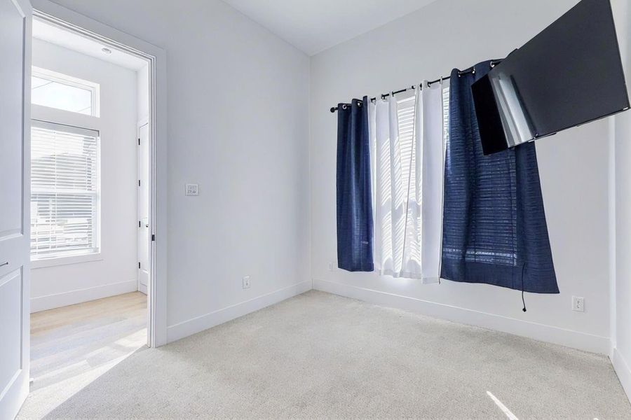 Image 34 of a home in Eastwood Estates. Image 34 of a home in Eastwood Estates.