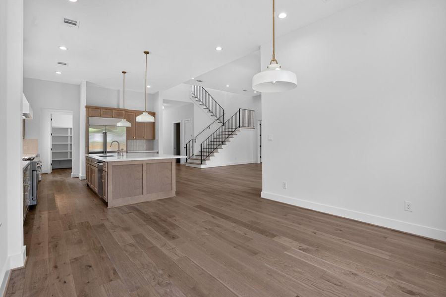 Spacious, unfurnished interior of a new home in , Houston (Image 44).