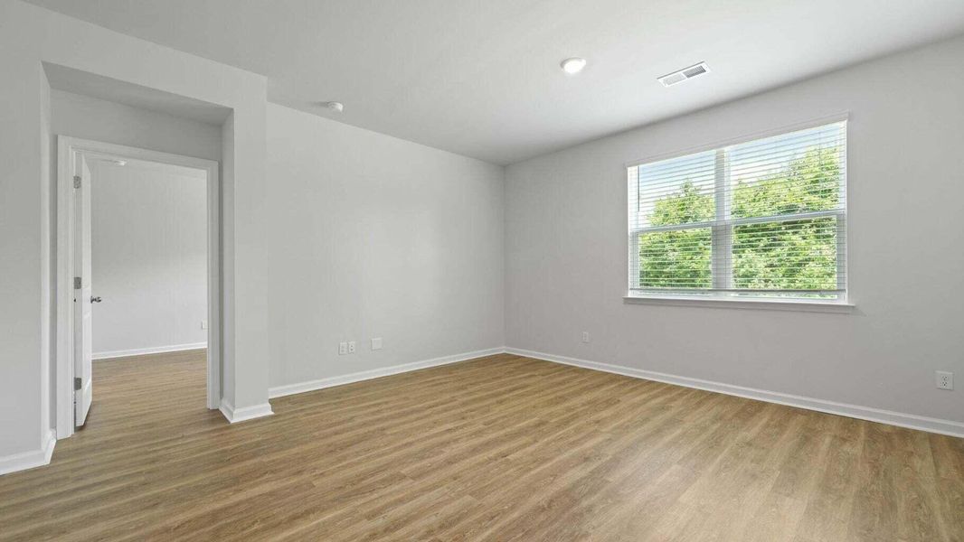 Spacious, unfurnished interior of a new home in , Summerville (Image 23).