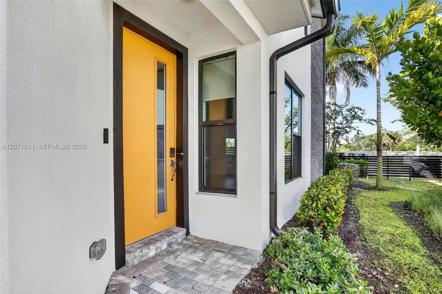 Exterior details and patio area of a home in , Plantation (Image 23).