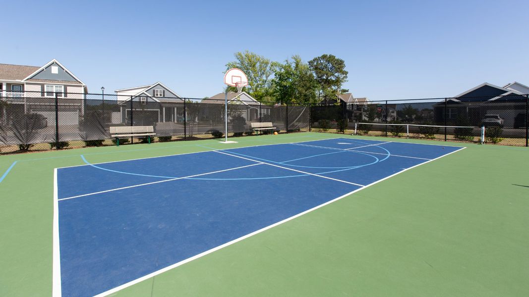 Community amenities in Waterside Townhomes, Surf City (Image 40).