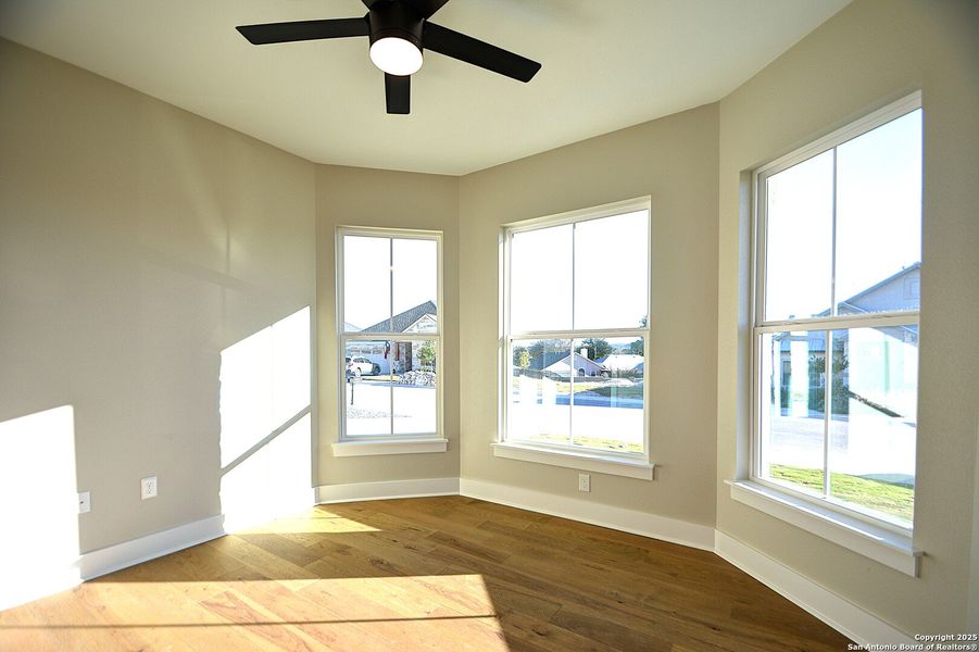 Spacious, unfurnished interior of a new home in , Kerrville (Image 27).