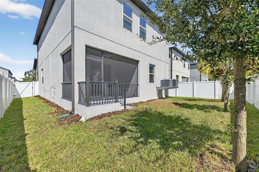 Exterior details and patio area of a home in , Tampa (Image 28).