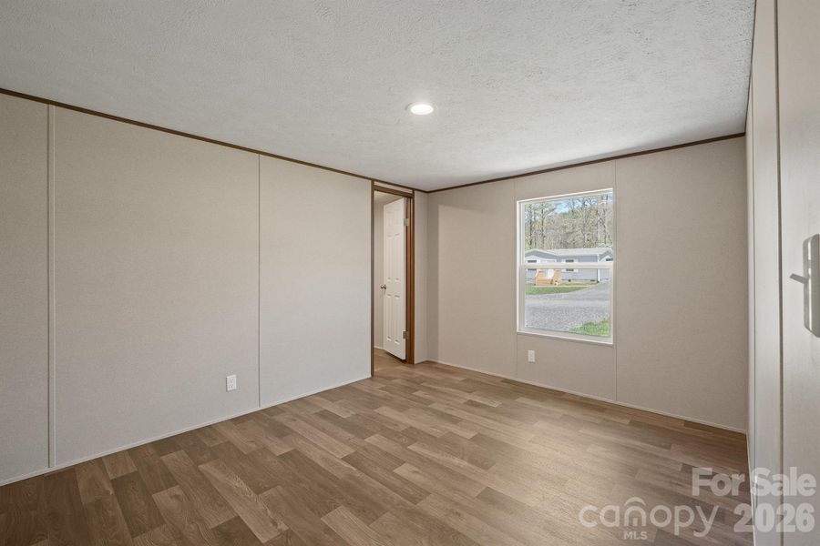 Spacious, unfurnished interior of a new home in , Old Fort (Image 15).