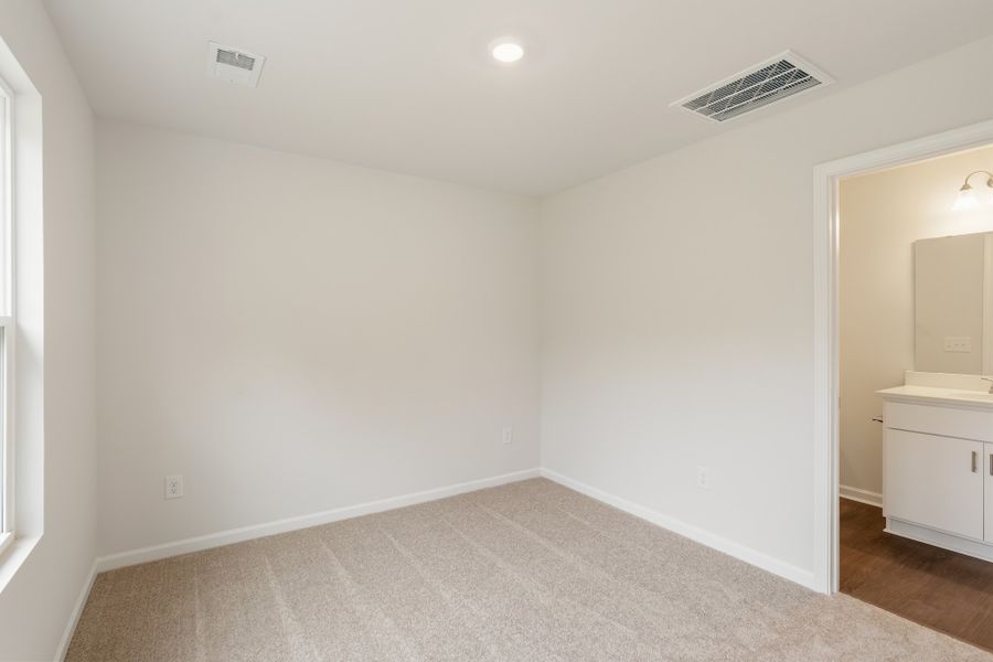 Spacious, unfurnished interior of a new home in Evergreen, Spartanburg (Image 13). Spacious, unfurnished interior of a new home in Evergreen, Spartanburg (Image 13).