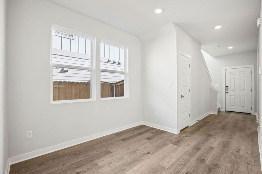 Spacious, unfurnished interior of a new home in Avery Centre, Round Rock (Image 15).