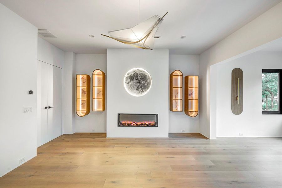 Spacious, unfurnished interior of a new home in , Houston (Image 41).