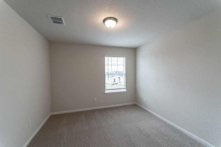 Spacious, unfurnished interior of a new home in Hannah Heights, Seguin (Image 17).