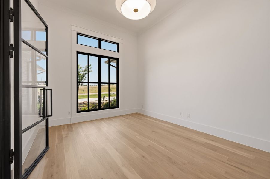 Spacious, unfurnished interior of a new home in Fleming Pointe, Fort Worth (Image 23).