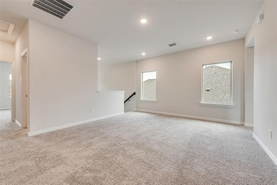 Spacious, unfurnished interior of a new home in Spiritas Ranch, Little Elm (Image 17).