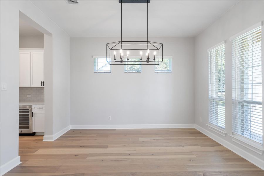 Spacious, unfurnished interior of a new home in , Dripping Springs (Image 14).