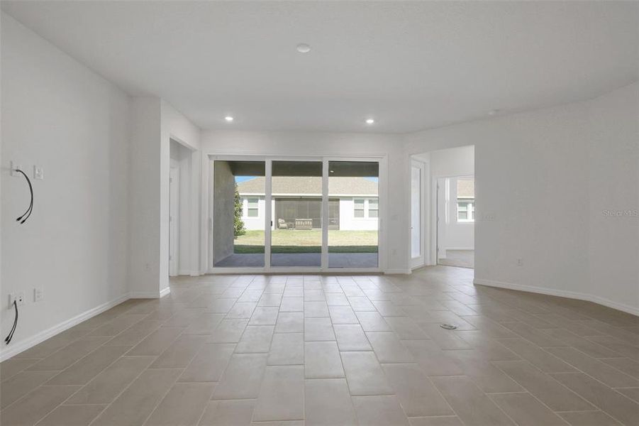 Spacious, unfurnished interior of a new home in Angeline, Land O' Lakes (Image 14).