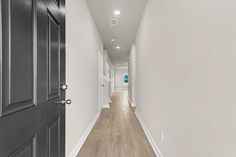 Spacious, unfurnished interior of a new home in Tea Farm, Ravenel (Image 9).