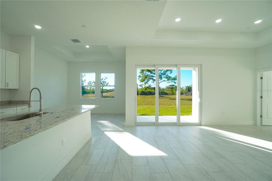 Spacious, unfurnished interior of a new home in , Placida (Image 25).