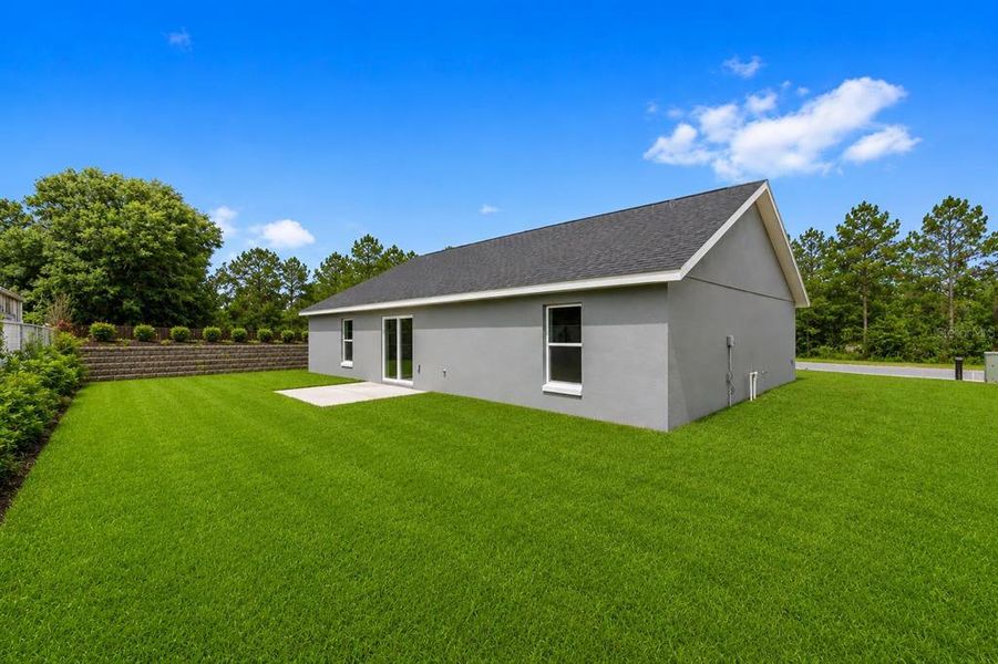 Exterior details and patio area of a home in , Dunnellon (Image 3). Exterior details and patio area of a home in , Dunnellon (Image 3).
