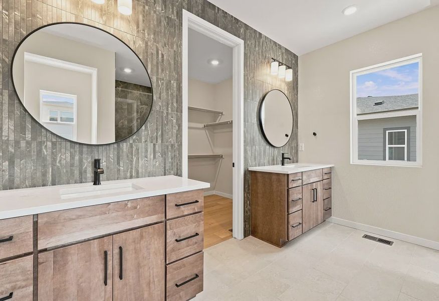 Homesite 8 Primary Bath - 17 of 20