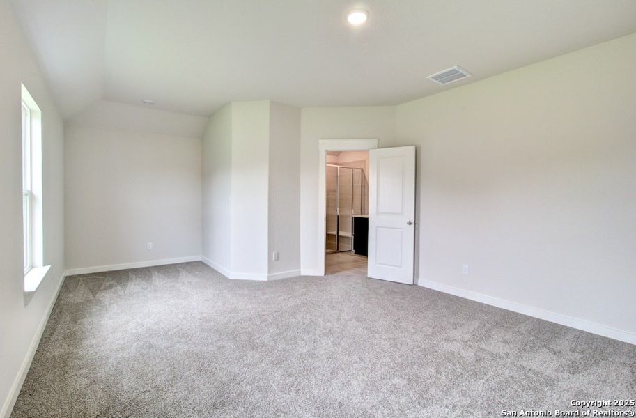 Spacious, unfurnished interior of a new home in Cloud Country, New Braunfels (Image 12). Spacious, unfurnished interior of a new home in Cloud Country, New Braunfels (Image 12).