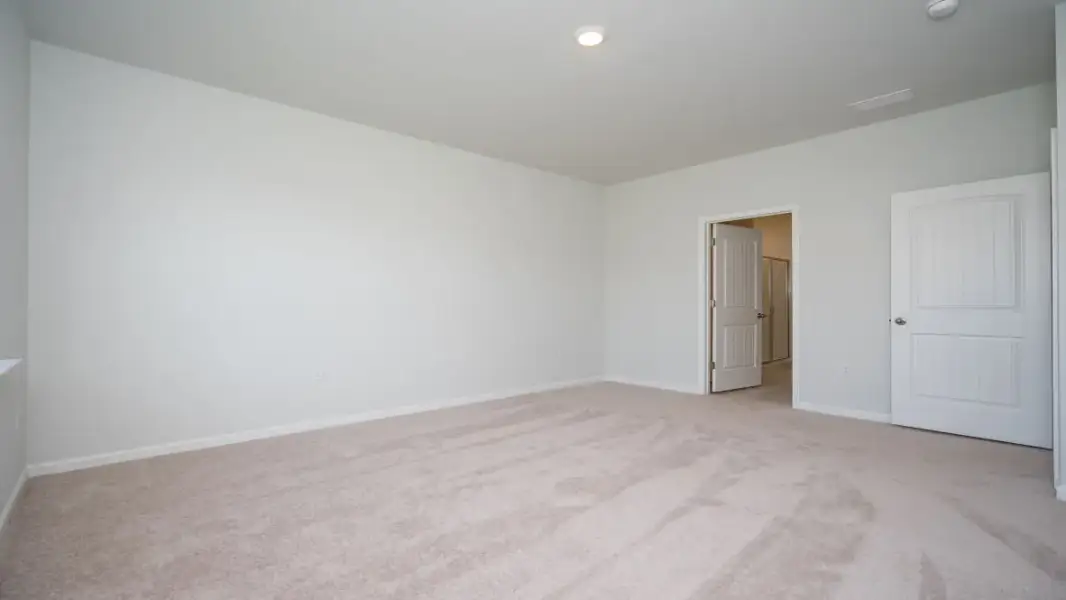 Representative unfurnished interior of a home built from the Elle by D.R. Horton in Brookside, Richlands (Image 24).