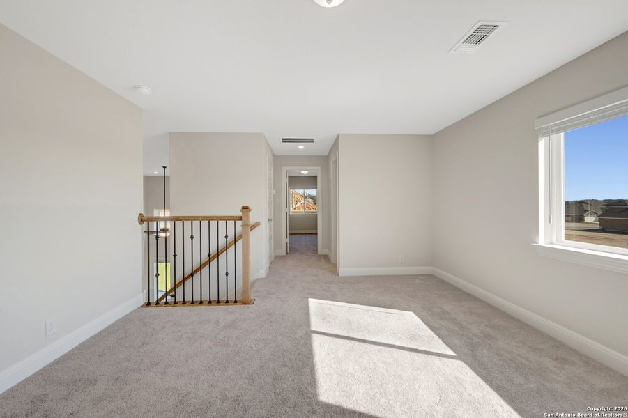 Spacious, unfurnished interior of a new home in Davis Ranch 50', San Antonio (Image 43).