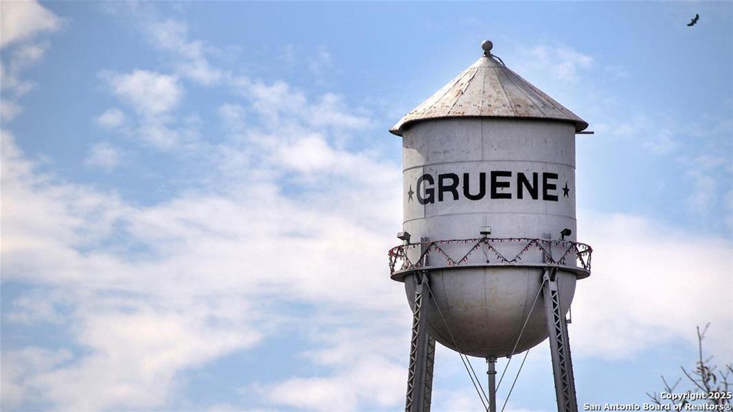 Front exterior of a new home in Veramendi 60', New Braunfels, TX, highlighting curb appeal (Image 21).