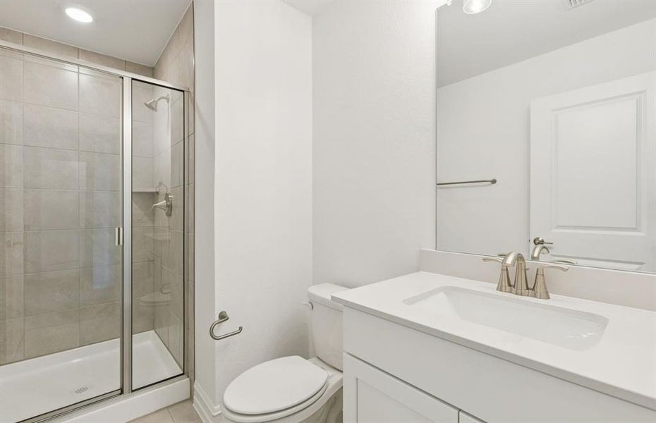 Spacious secondary bathroom Spacious secondary bathroom