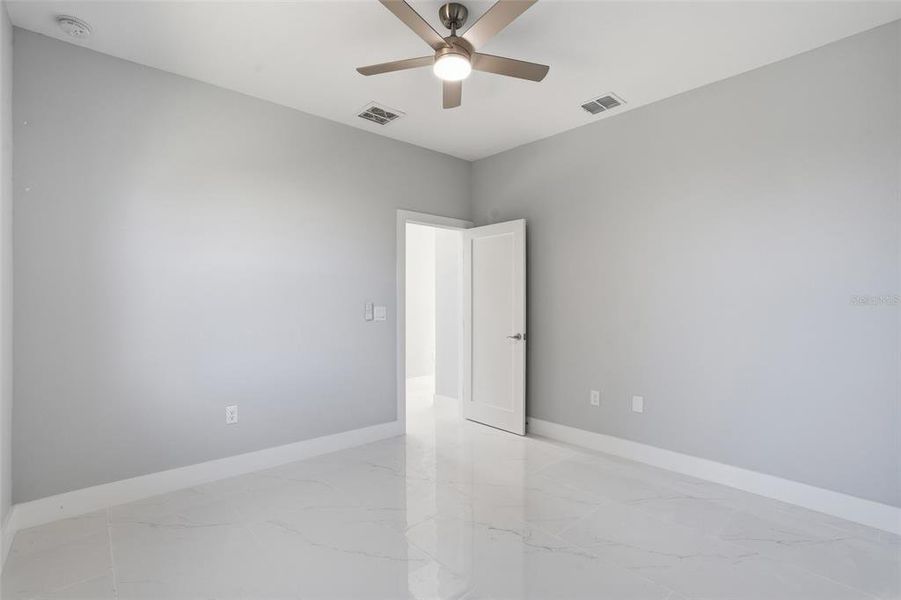 Spacious, unfurnished interior of a new home in , Lehigh Acres (Image 29).