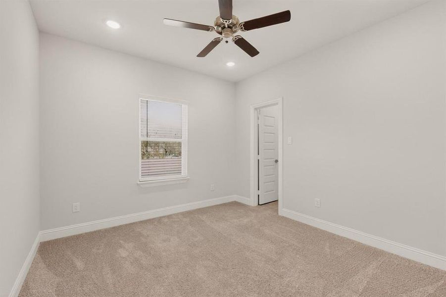 Spacious, unfurnished interior of a new home in , Sulphur Springs (Image 27).