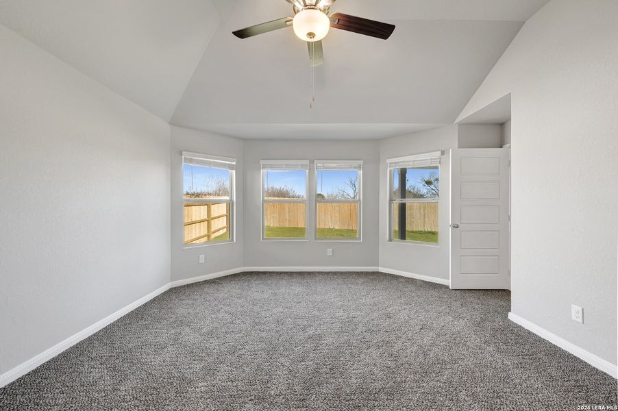 Spacious, unfurnished interior of a new home in Greenspoint Heights, Seguin (Image 14).
