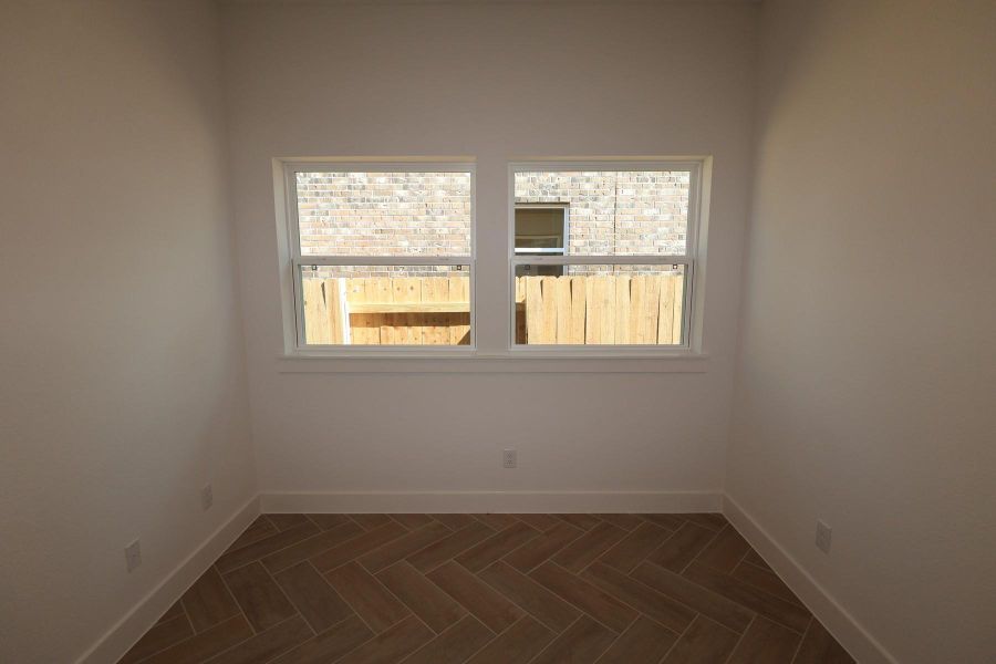 Spacious, unfurnished interior of a new home in Elyson - Reserve Collection, Katy (Image 4).