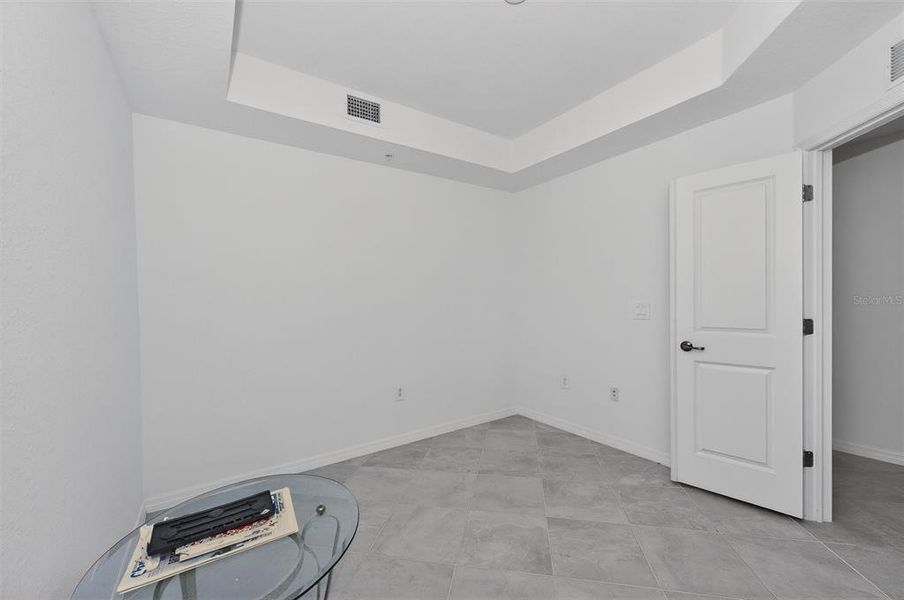 Spacious, unfurnished interior of a new home in Wellen Park Golf & Country Club, Venice (Image 22).