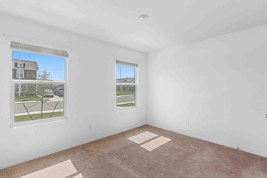 Spacious, unfurnished interior of a new home in Summerside, Lockhart (Image 20).