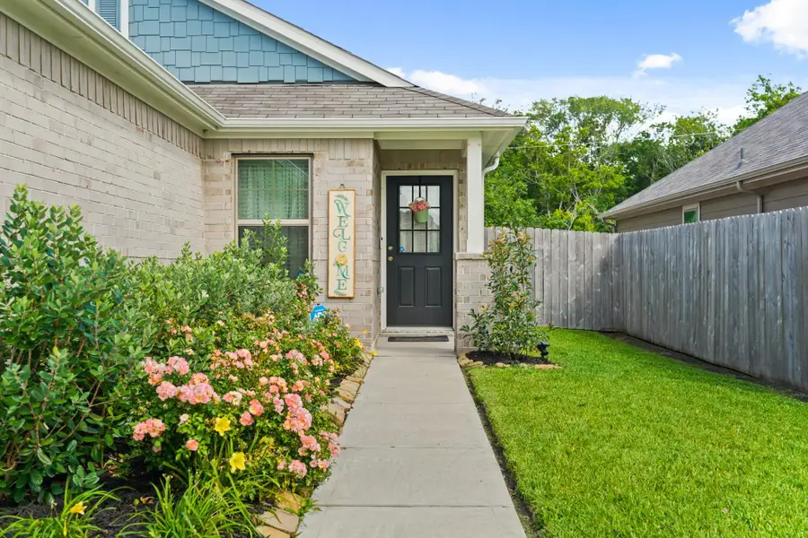 Image 10 of a home in Mustang Crossing.