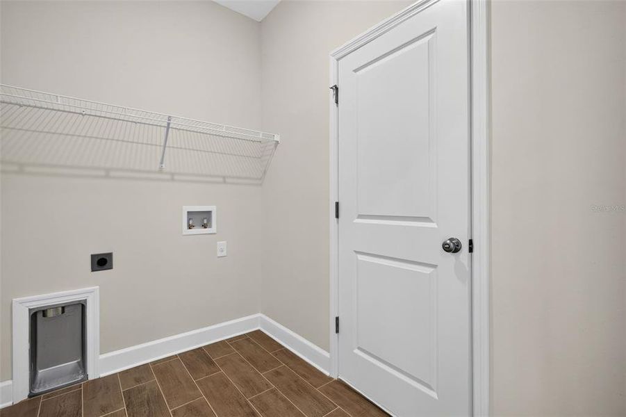 Spacious, unfurnished interior of a new home in , Port Charlotte (Image 25).