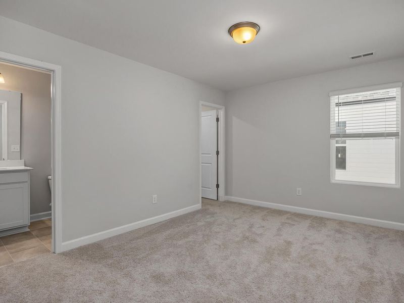 Spacious, unfurnished interior of a new home in Gregory Village, Lillington (Image 23).