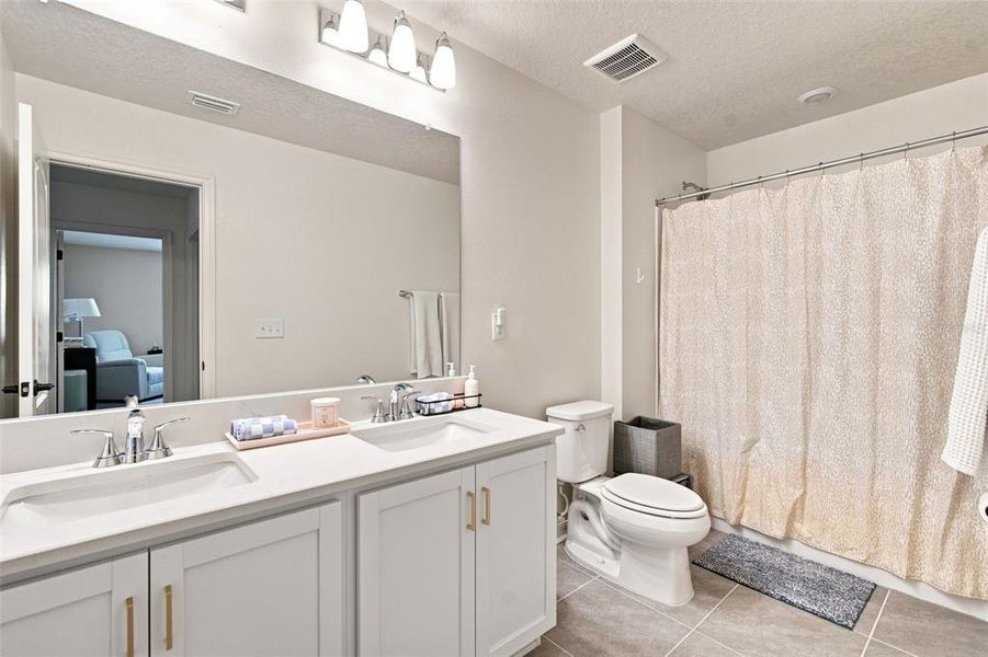 Furnished interior view inside a new home in , Land O' Lakes (Image 11).