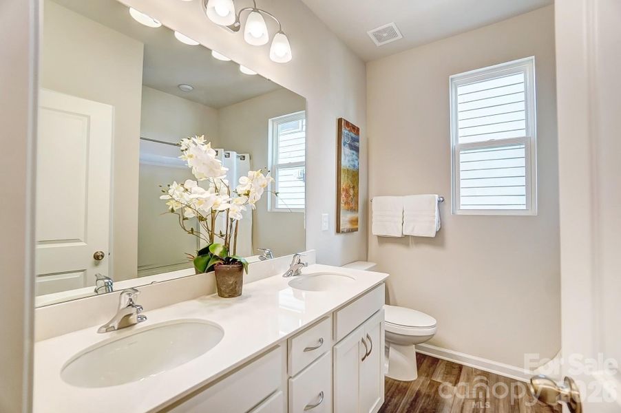 Representational only. Actual exterior elevation and interior finishes can vary. Representational only. Actual exterior elevation and interior finishes can vary.