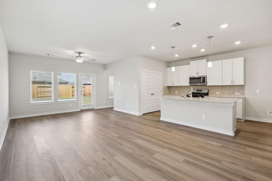 Photo is not of the actual home but is an inspirational photo of builder’s model home and may depict options, furnishings, and/or decorator features that are not included.