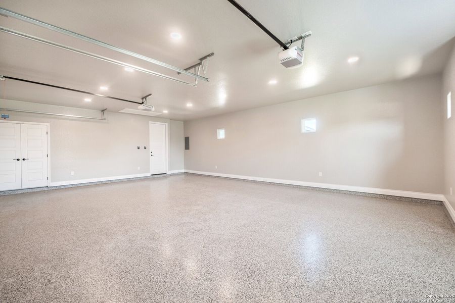 Spacious, unfurnished interior of a new home in , La Vernia (Image 24). Spacious, unfurnished interior of a new home in , La Vernia (Image 24).