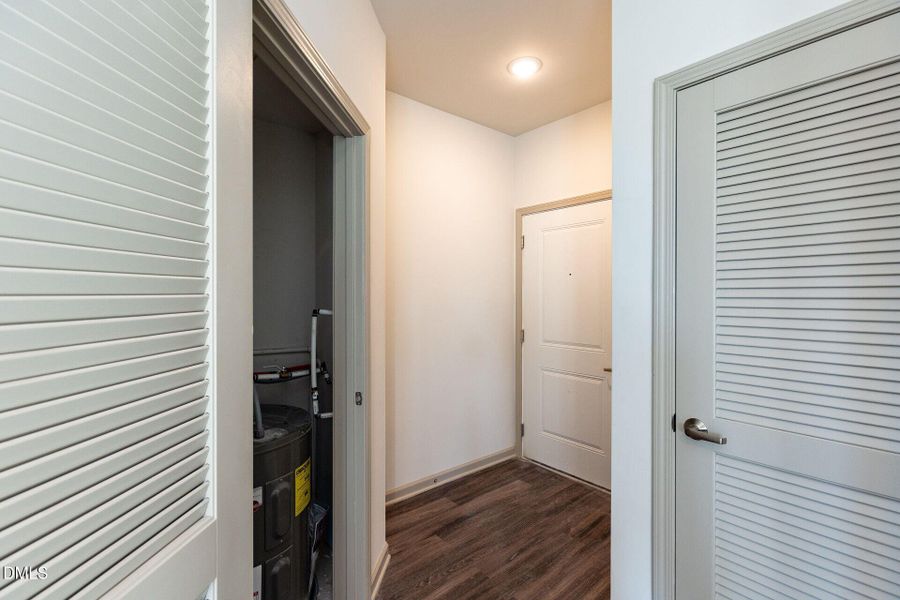 002-1920x1080-foyer-entry 002-1920x1080-foyer-entry