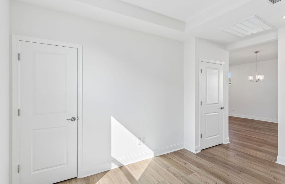 Spacious, unfurnished interior of a new home in Del Webb Southern Harmony, Murfreesboro (Image 25).