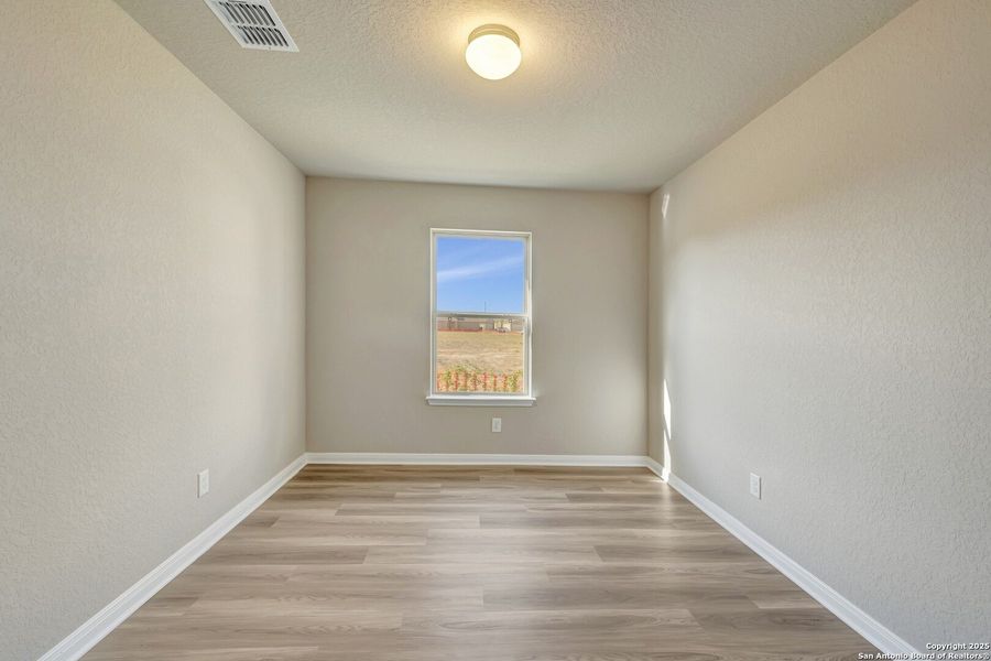 Spacious, unfurnished interior of a new home in Park Place, New Braunfels (Image 50).