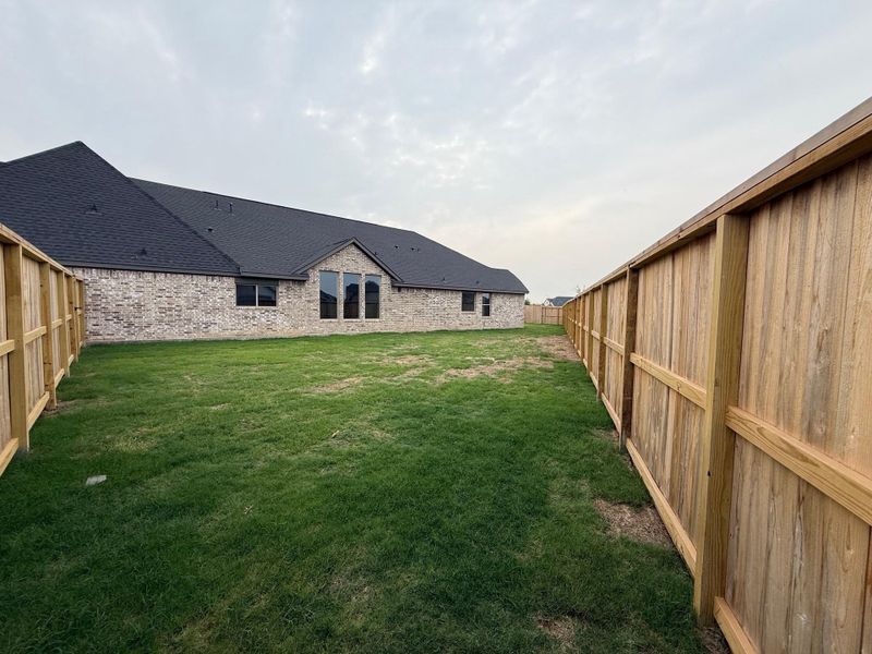 Exterior details and patio area of a home in Candela, Richmond (Image 9).