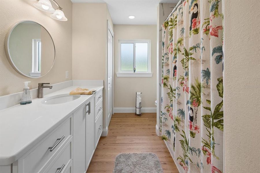 Furnished interior view inside a new home in , Chiefland (Image 8).