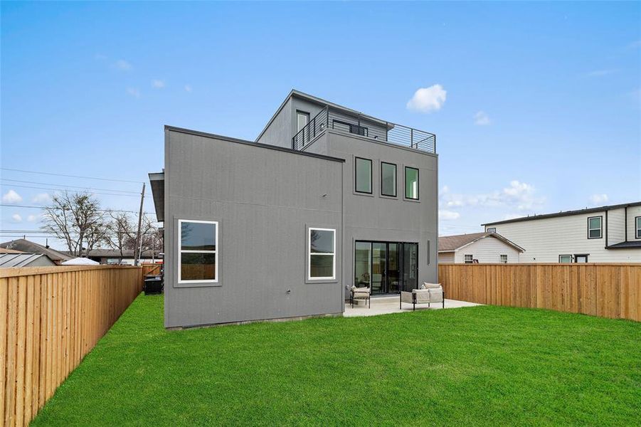 Exterior details and patio area of a home in , Dallas (Image 27).