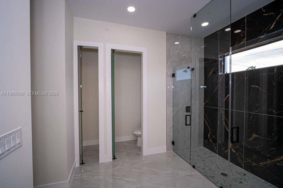 Image 32 of a home in .