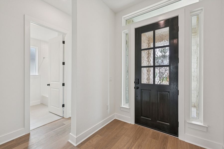 Spacious, unfurnished interior of a new home in Persimmon, Buda (Image 11).