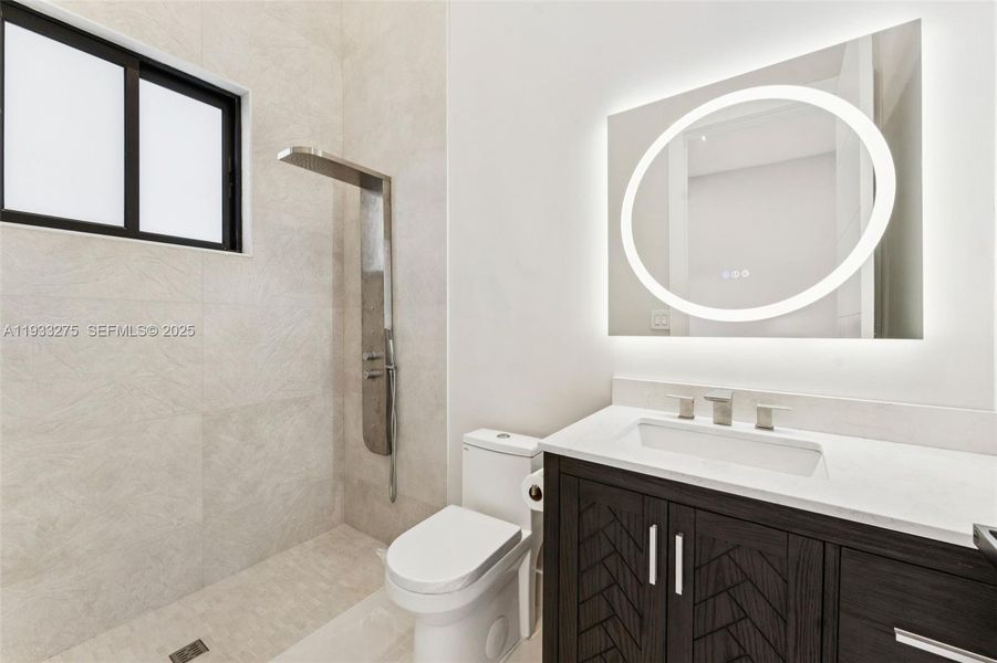 Furnished interior view inside a new home in , Deerfield Beach (Image 6).