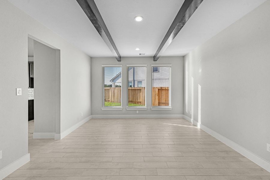 Spacious, unfurnished interior of a new home in Briarwood Crossing, Rosenberg (Image 33).