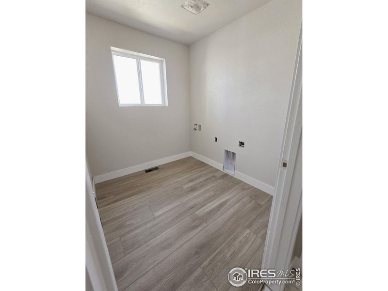 Spacious, unfurnished interior of a new home in Wilson Commons, Loveland (Image 7).