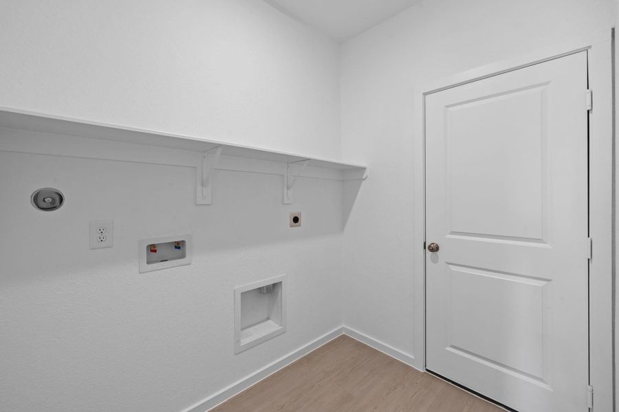 Spacious, unfurnished interior of a new home in Crosby Farms, Crosby (Image 18).